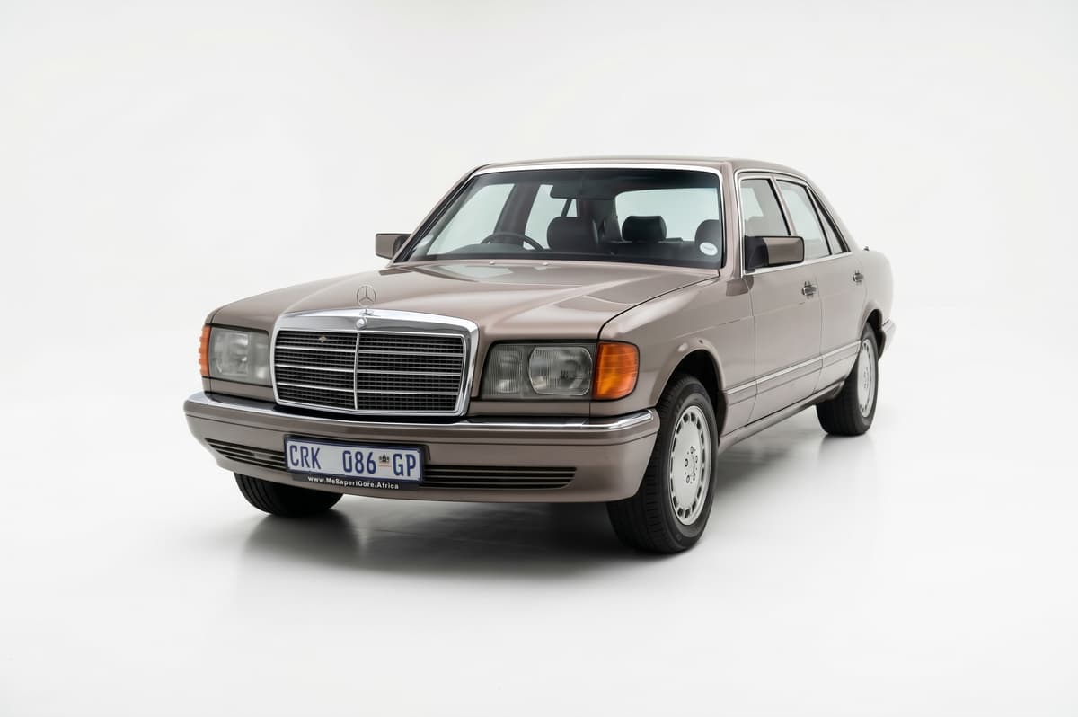 Classic Mercedes-Benz W126 S-Class